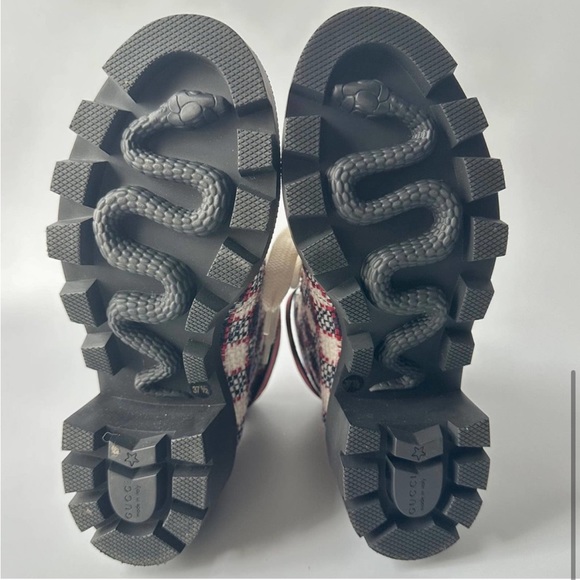 Gucci combat boots 7.5 - Picture 2 of 3